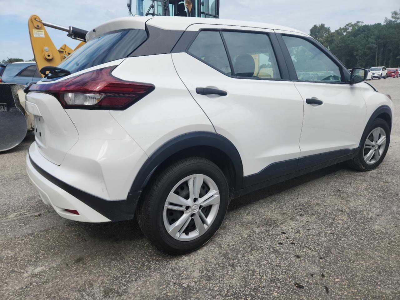 2023 NISSAN KICKS