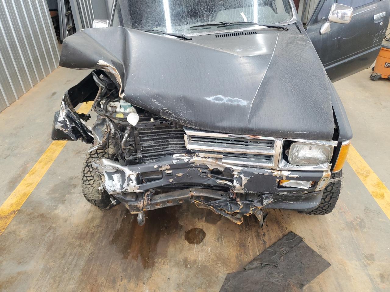 1987 TOYOTA Pickup