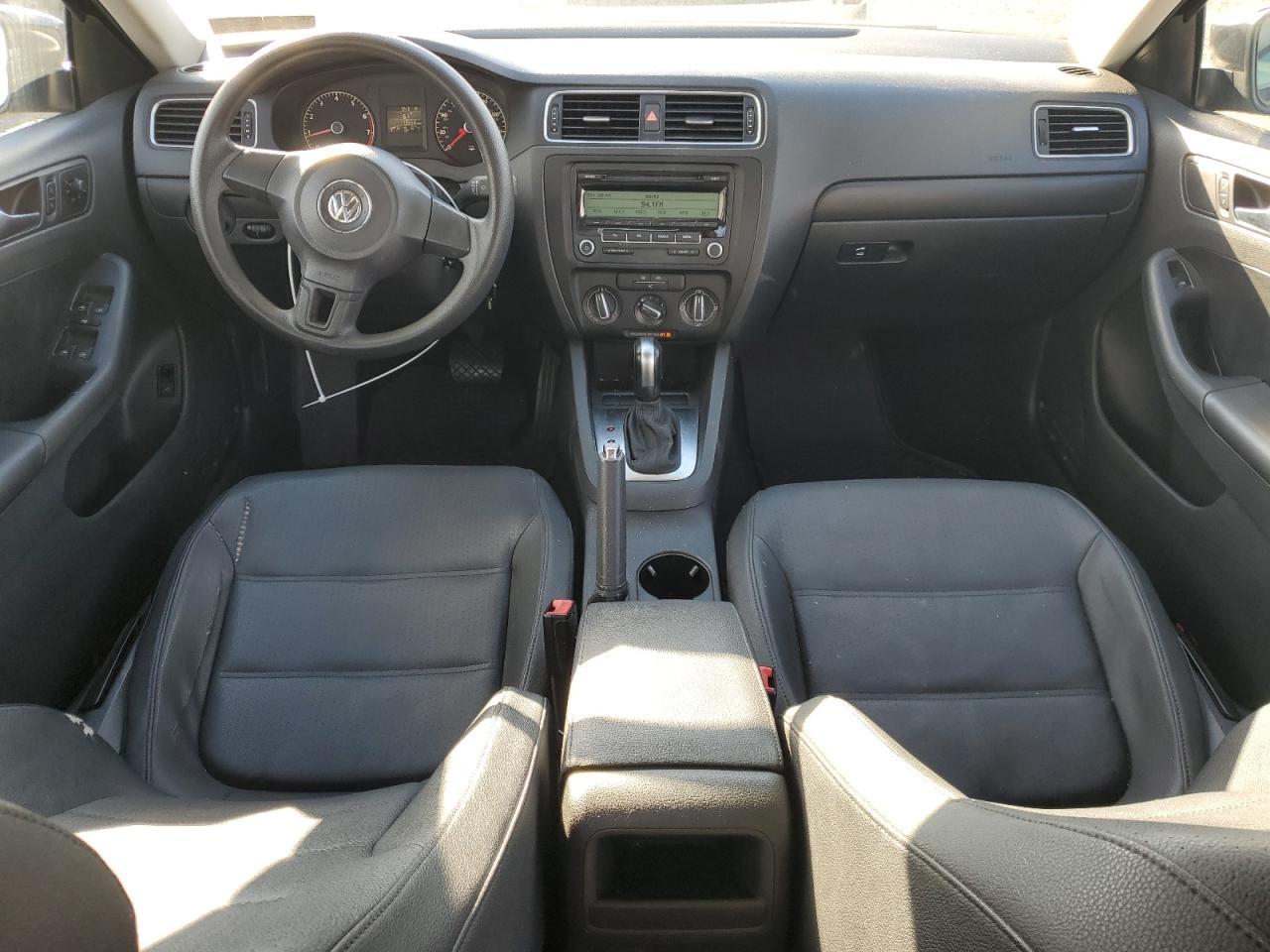 2011 VOLKSWAGEN JETTA