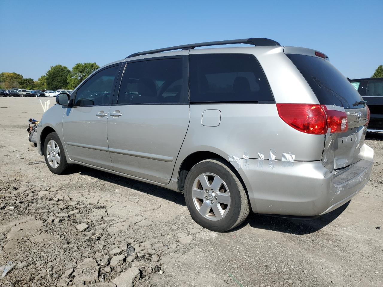 2009 TOYOTA SIENNA