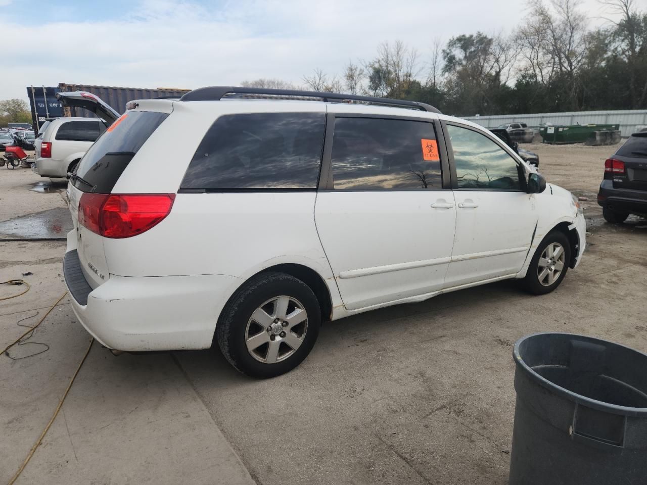 2009 TOYOTA SIENNA