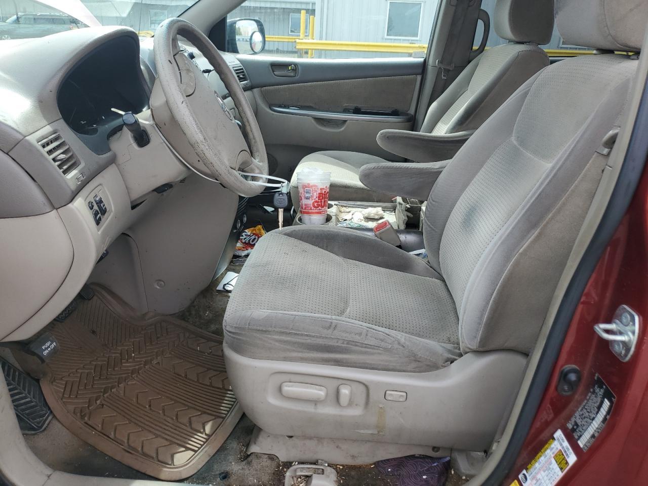 2009 TOYOTA SIENNA
