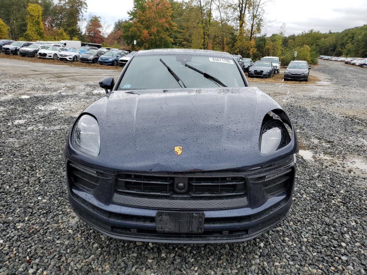2023 PORSCHE Macan