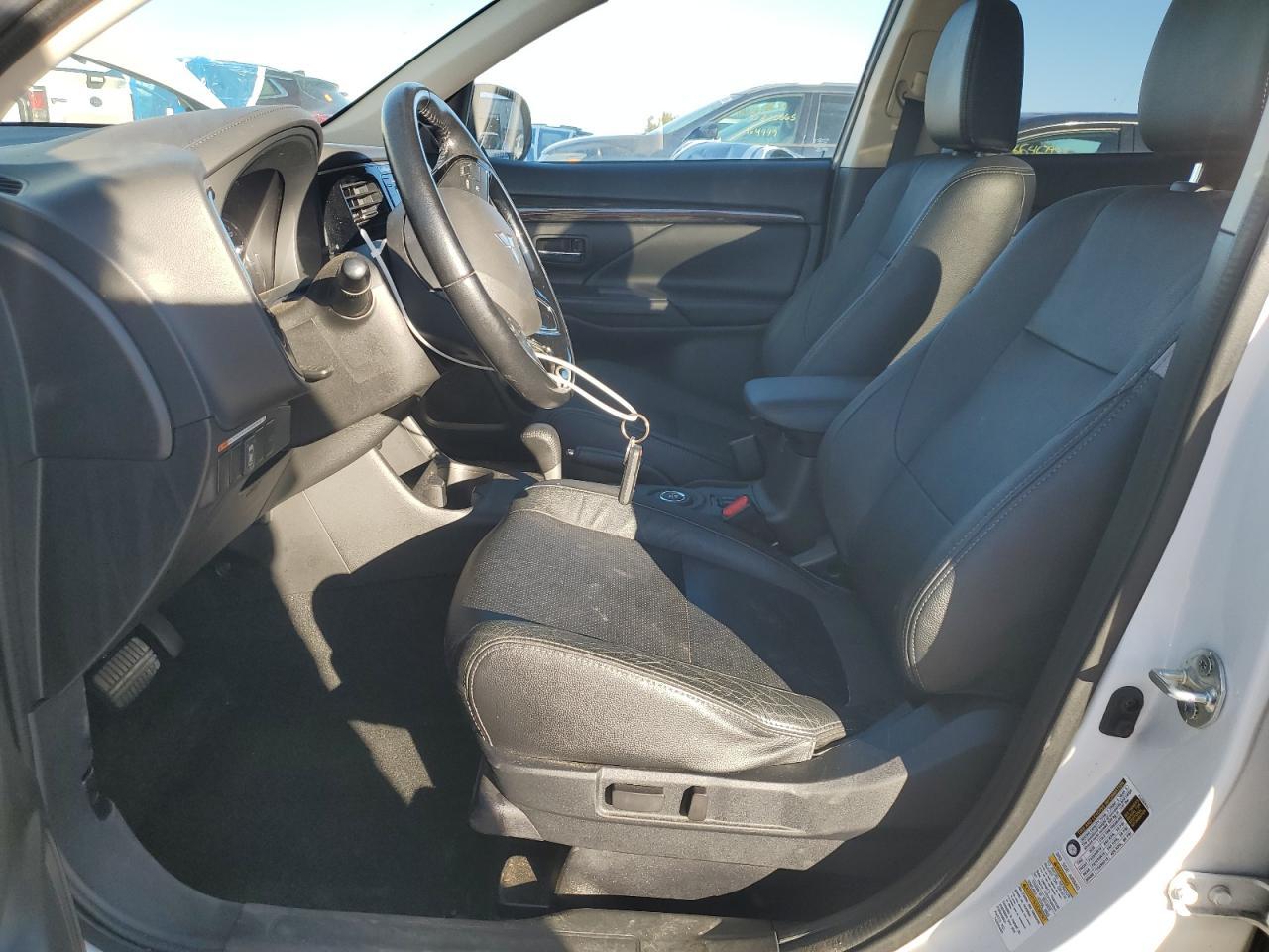 2016 MITSUBISHI outlander