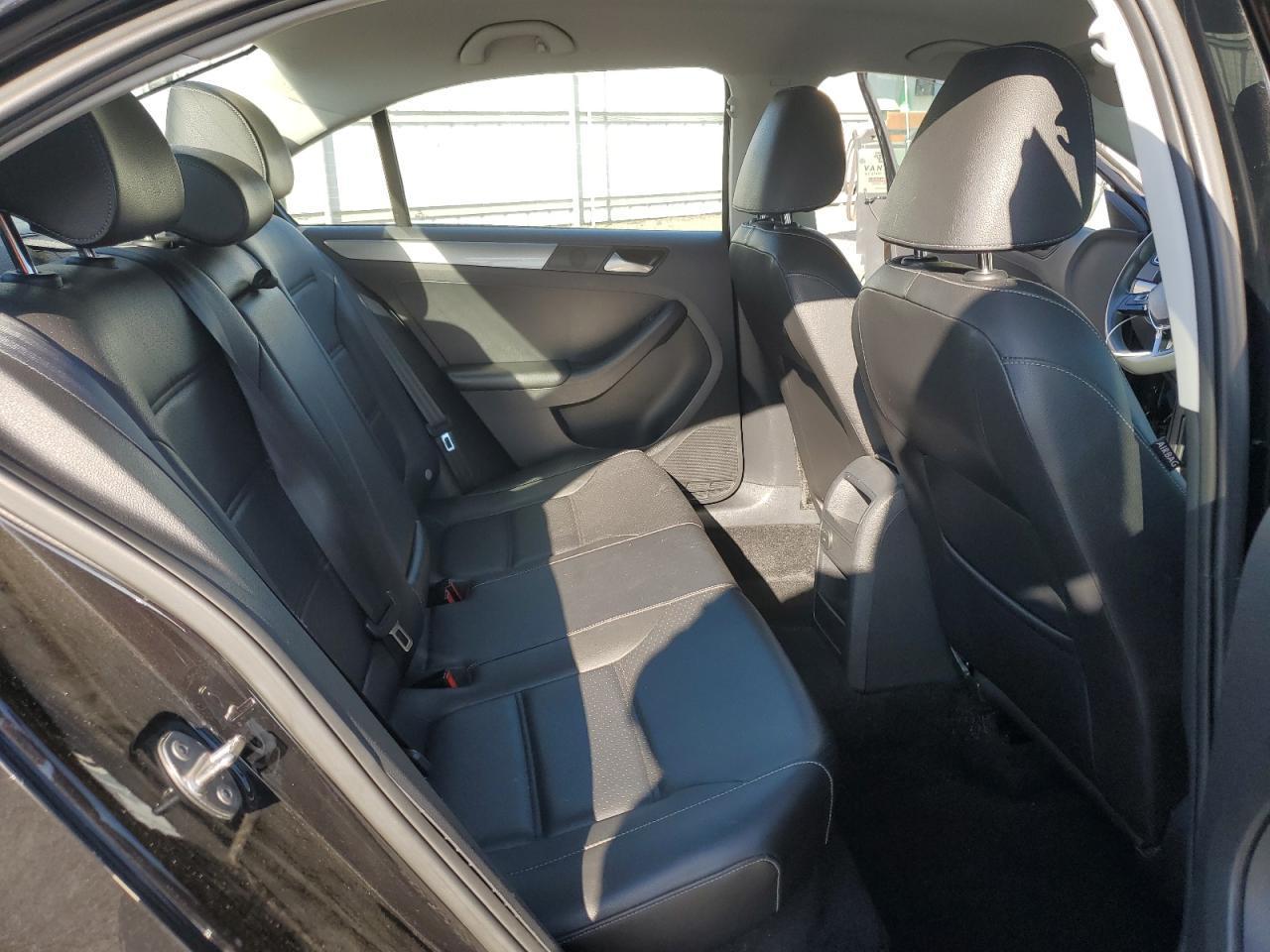 2018 VOLKSWAGEN JETTA
