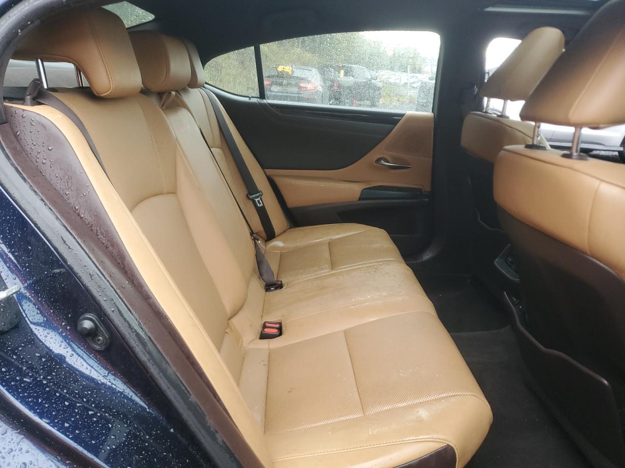 2021 LEXUS Es