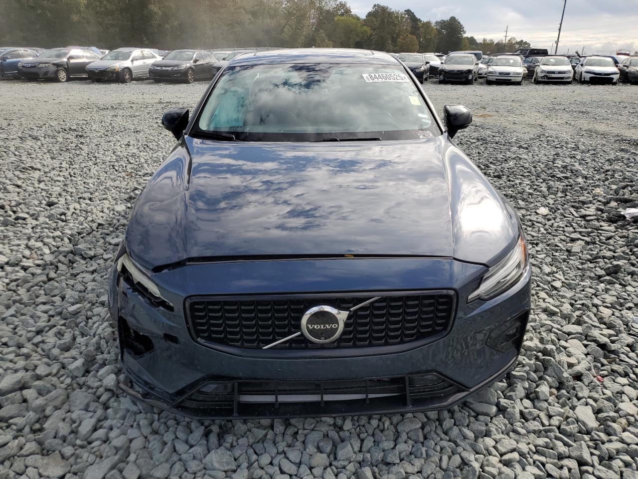 2024 VOLVO S60
