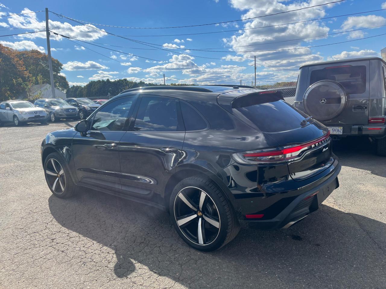 2022 PORSCHE Macan