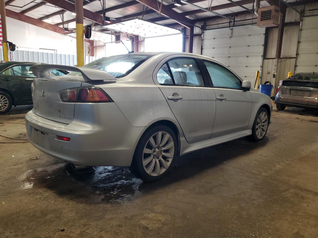 2010 MITSUBISHI LANCER