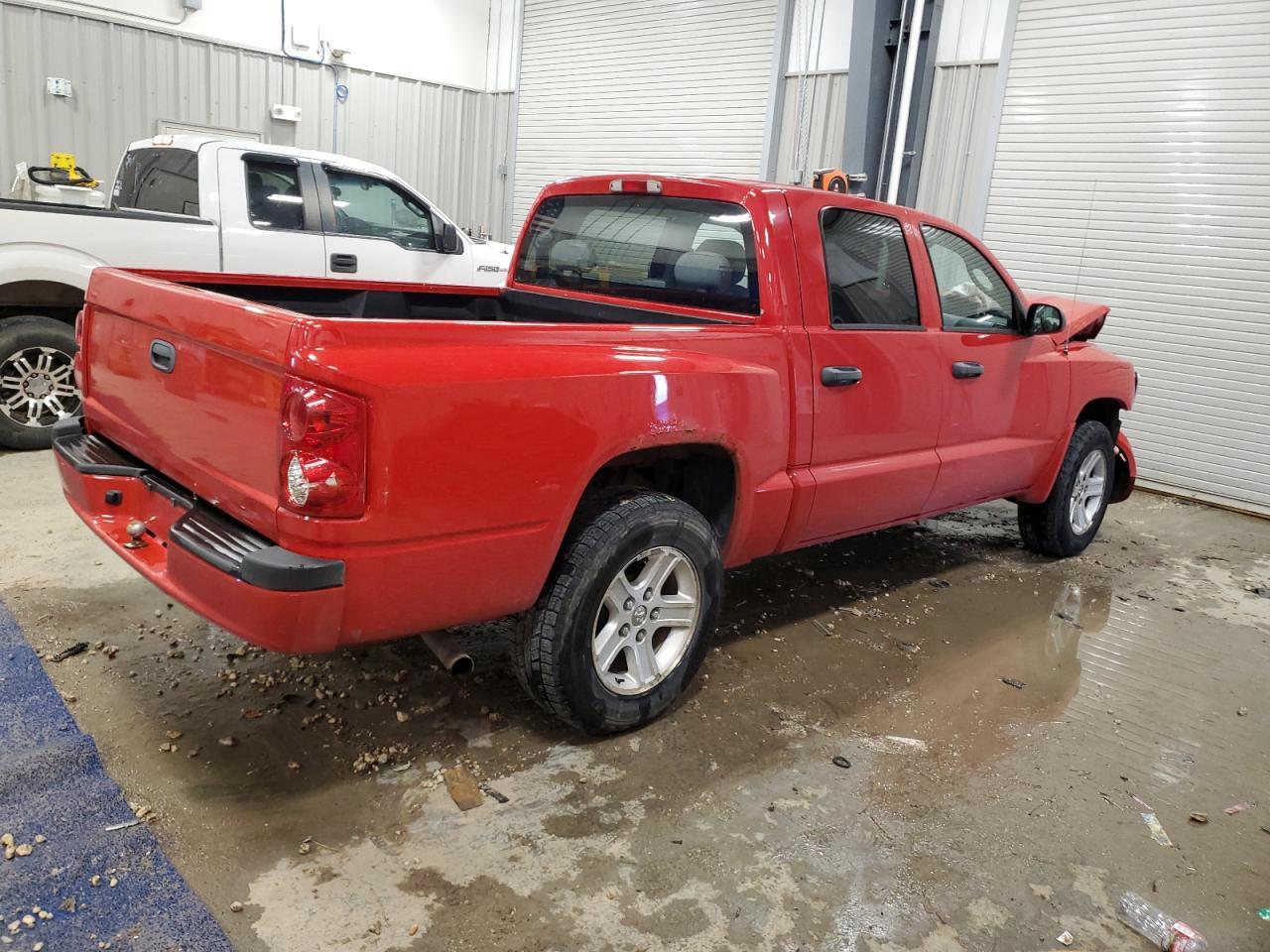 2011 DODGE Dakota
