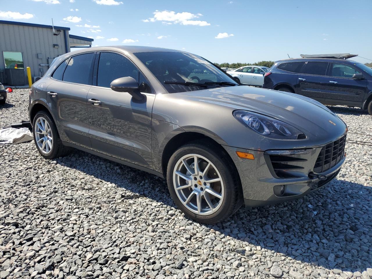 2016 PORSCHE Macan