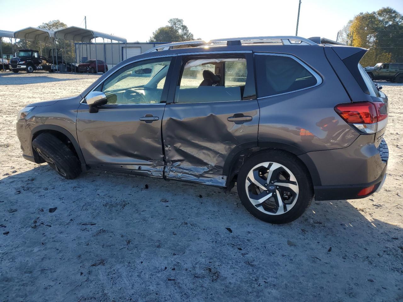 2023 SUBARU FORESTER