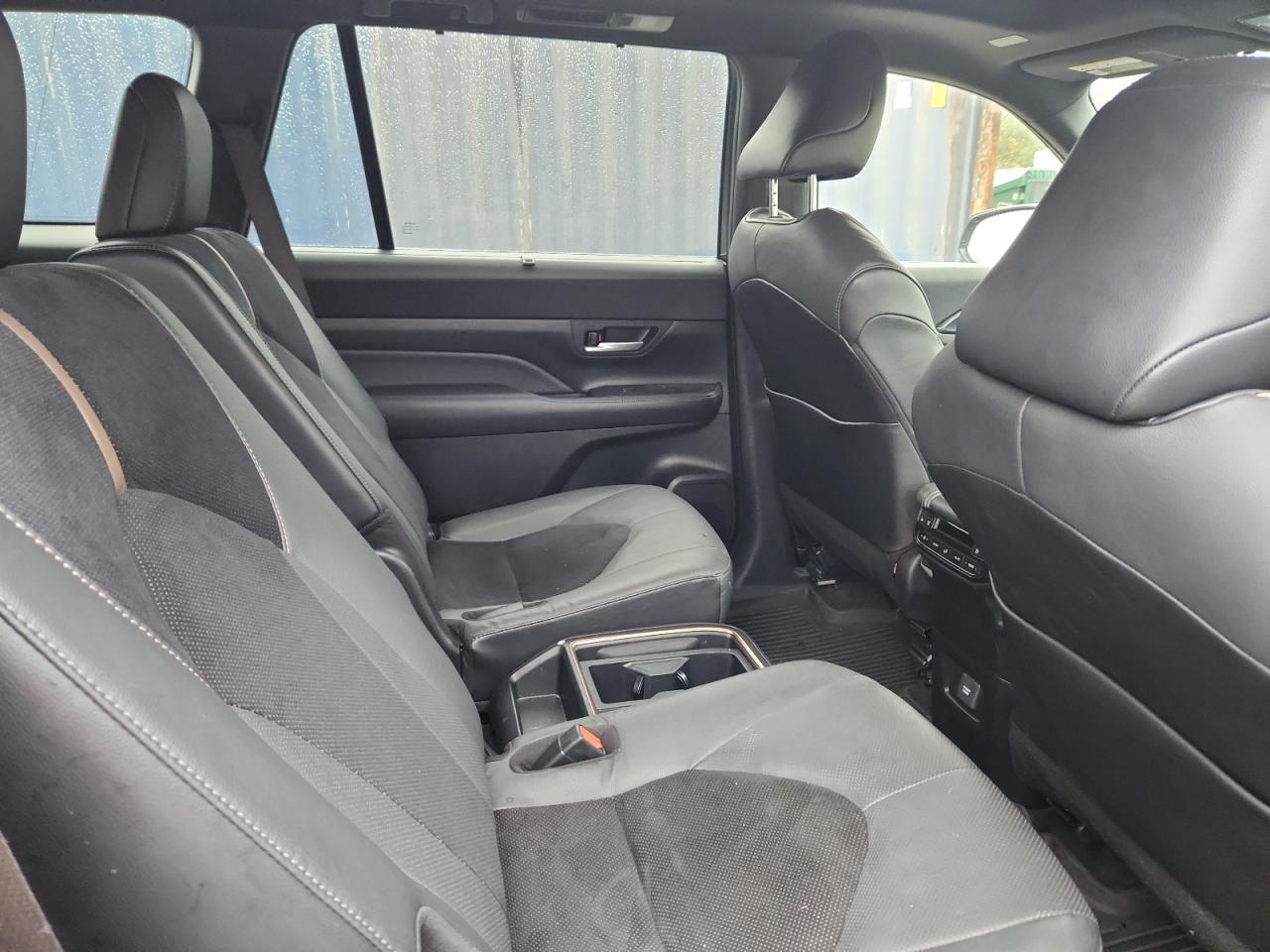 2024 TOYOTA HIGHLANDER