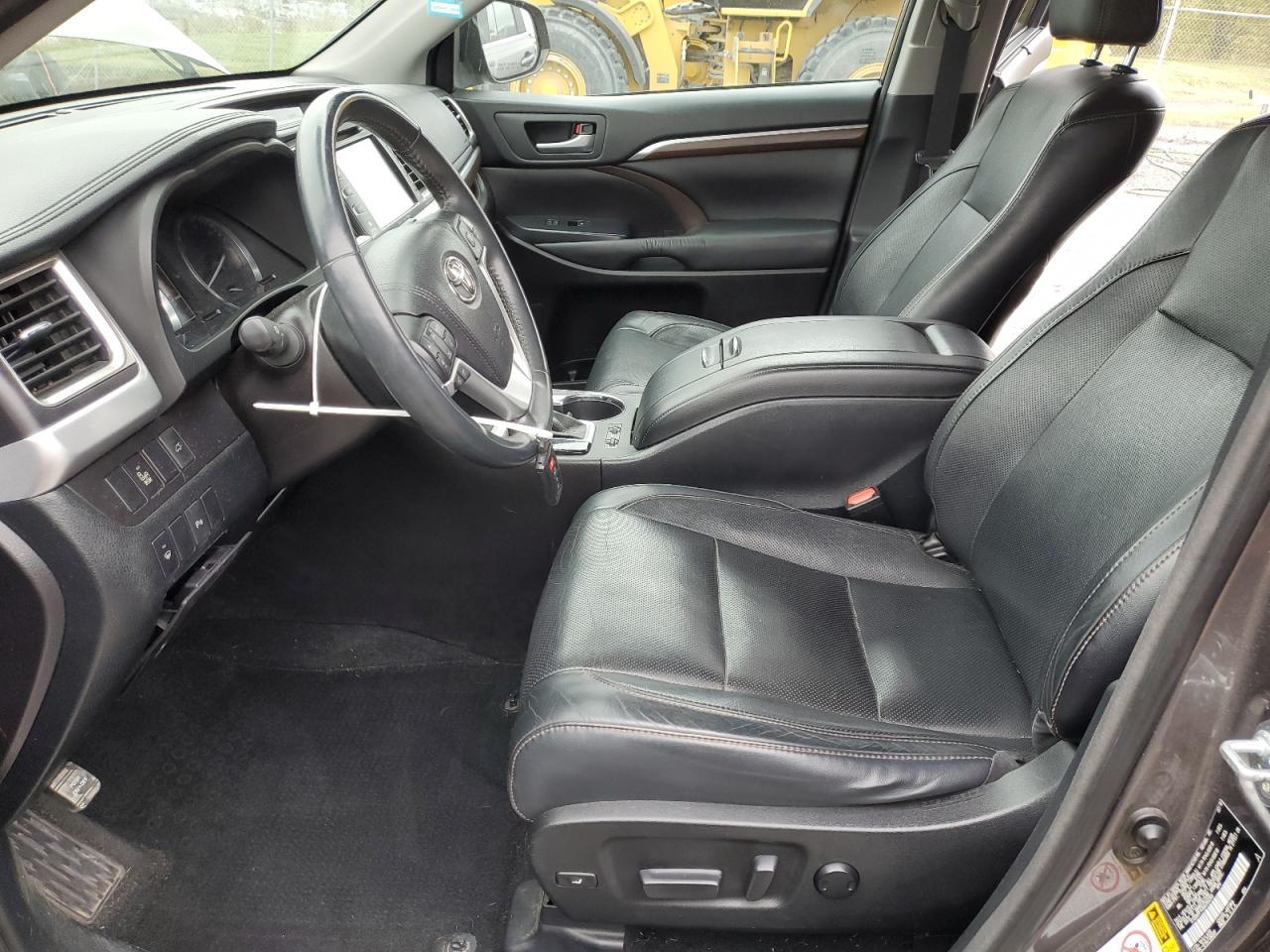 2016 TOYOTA HIGHLANDER