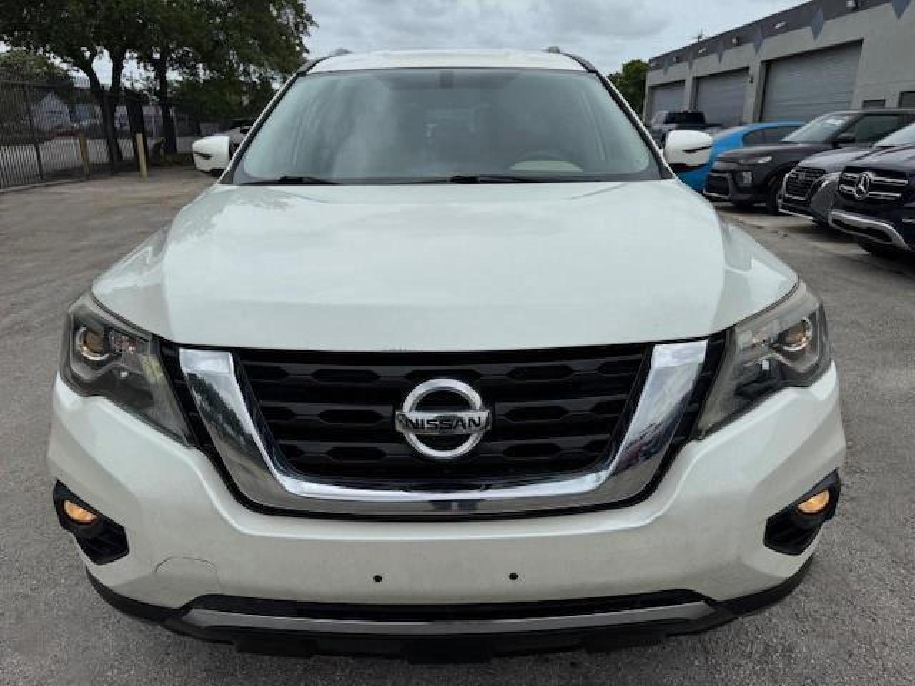 2017 NISSAN PATHFINDER