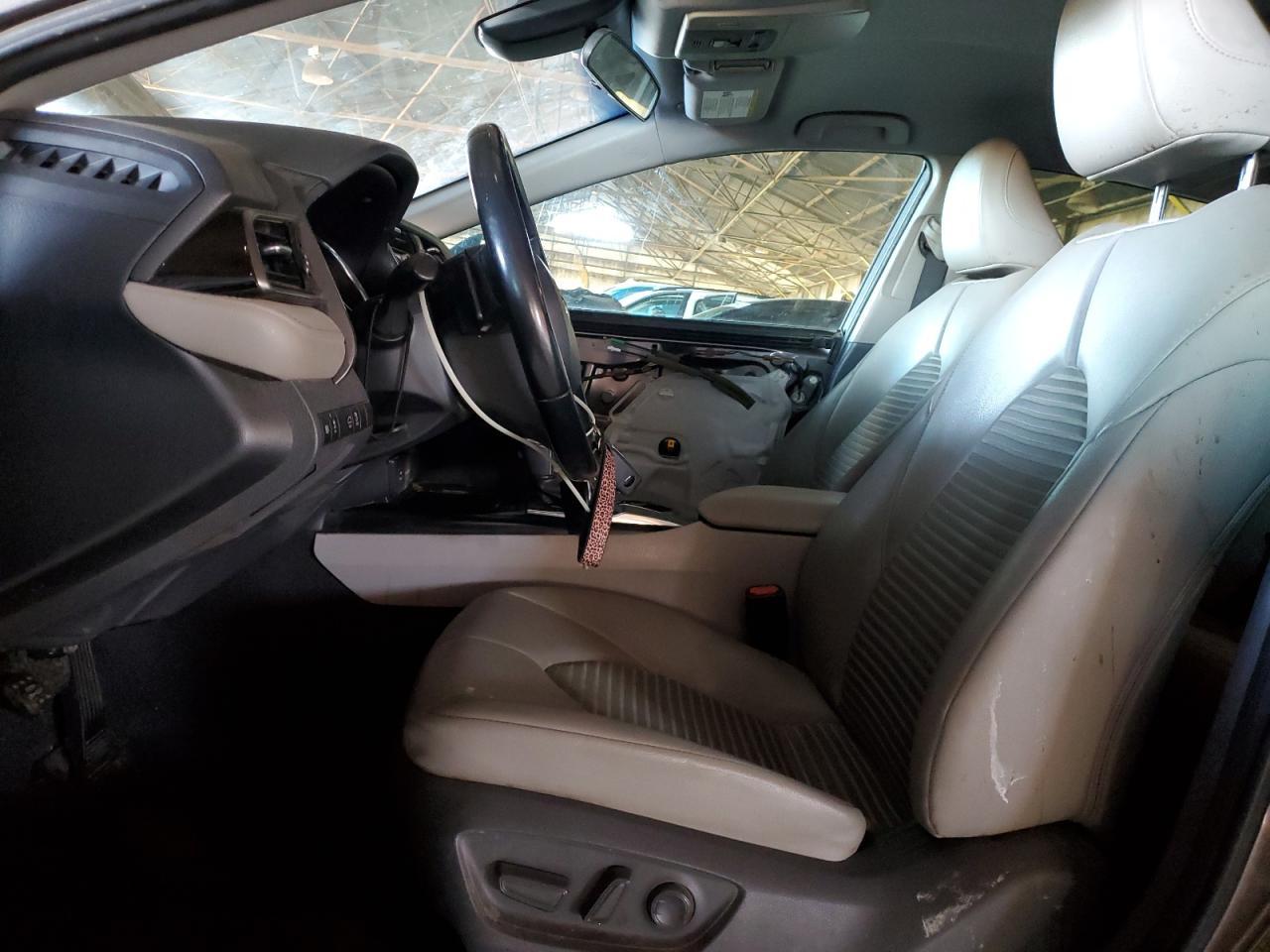 2019 TOYOTA CAMRY