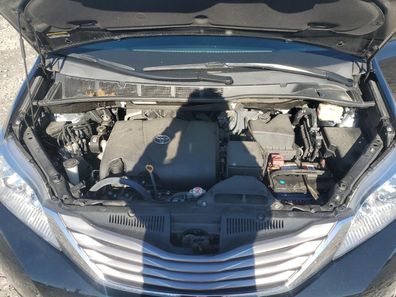 2017 TOYOTA SIENNA