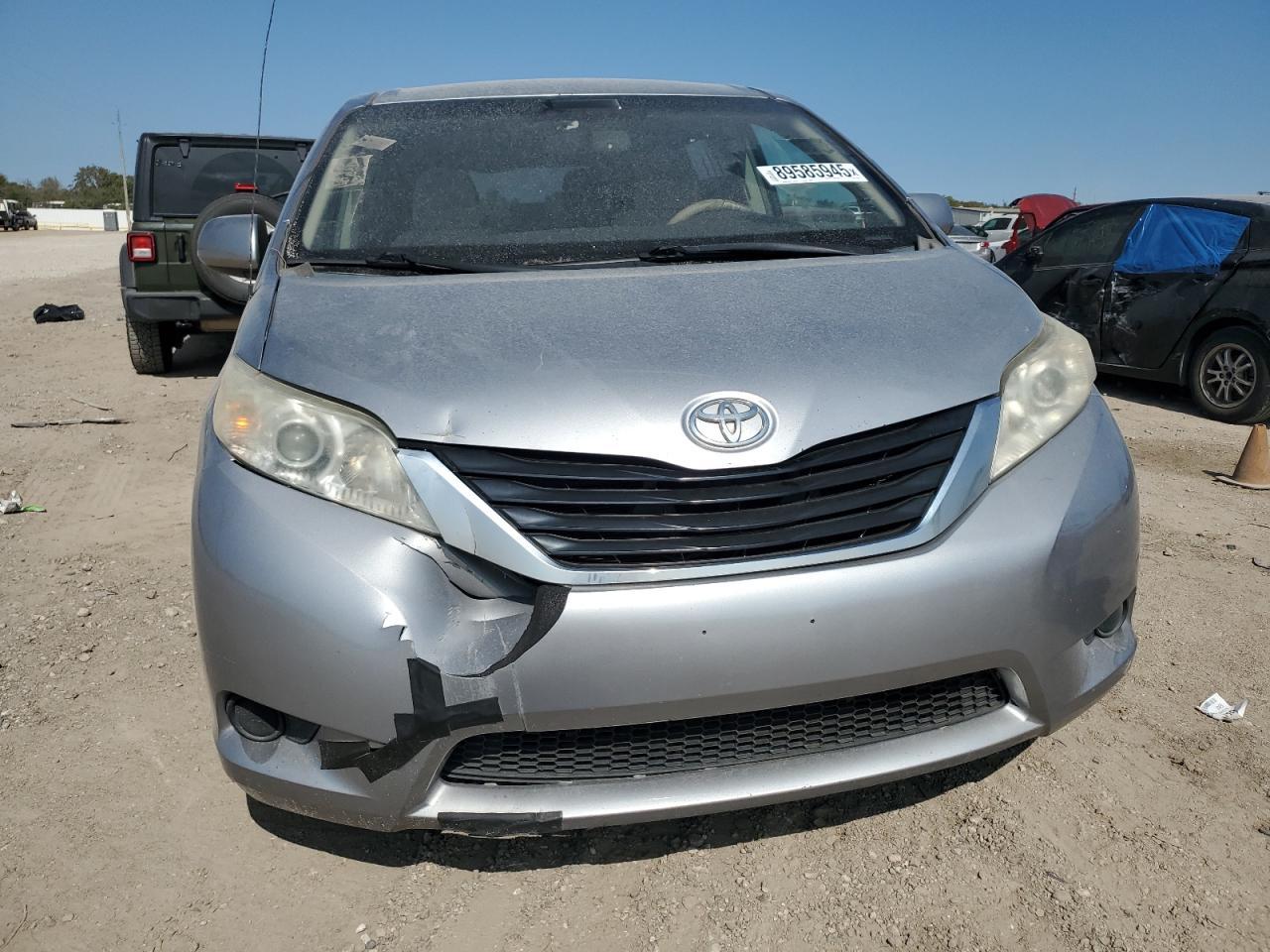2012 TOYOTA SIENNA