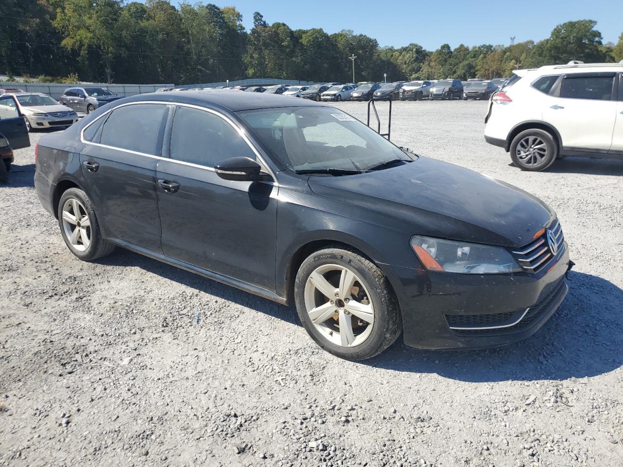 2012 VOLKSWAGEN Passat