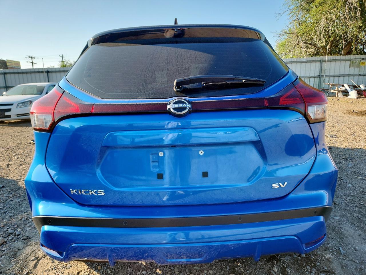2024 NISSAN KICKS