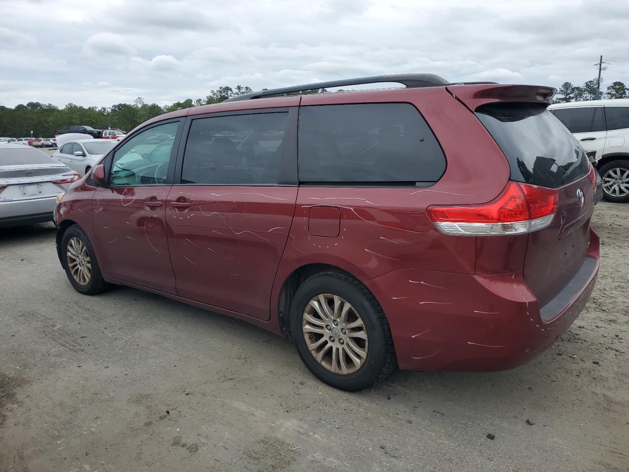 2013 TOYOTA SIENNA