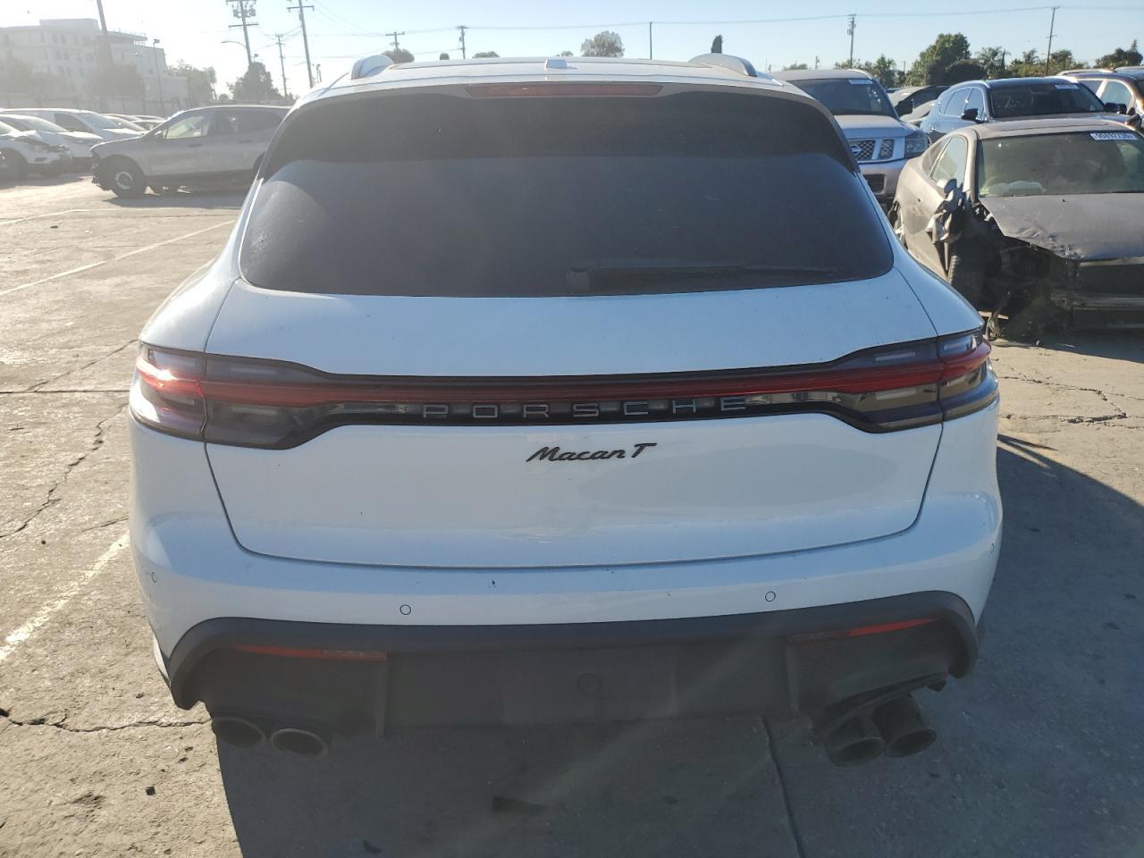 2023 PORSCHE Macan