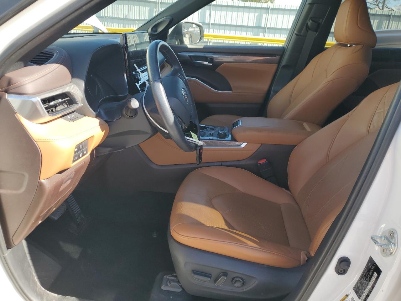 2020 TOYOTA HIGHLANDER