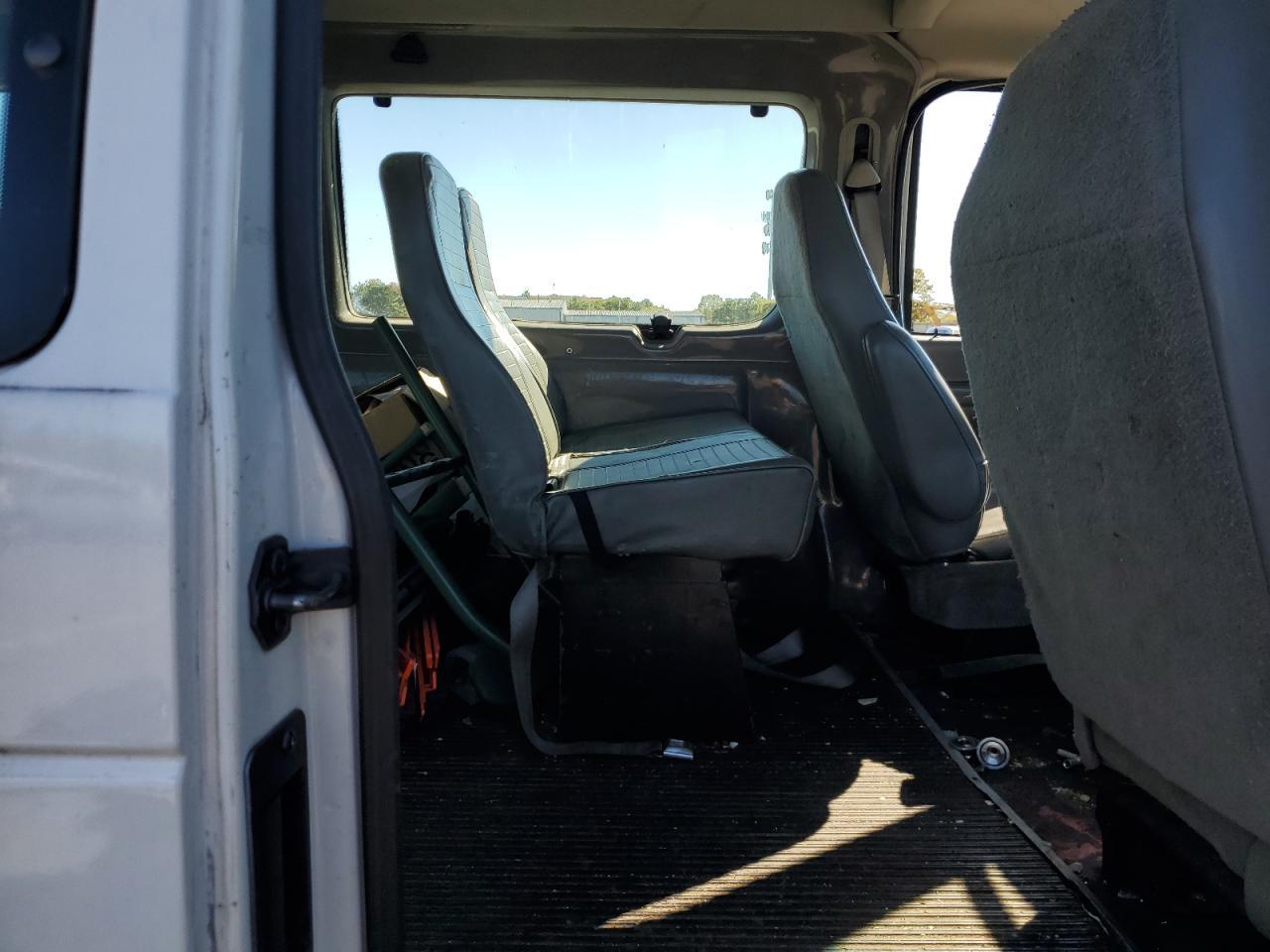 2005 FORD ECONOLINE
