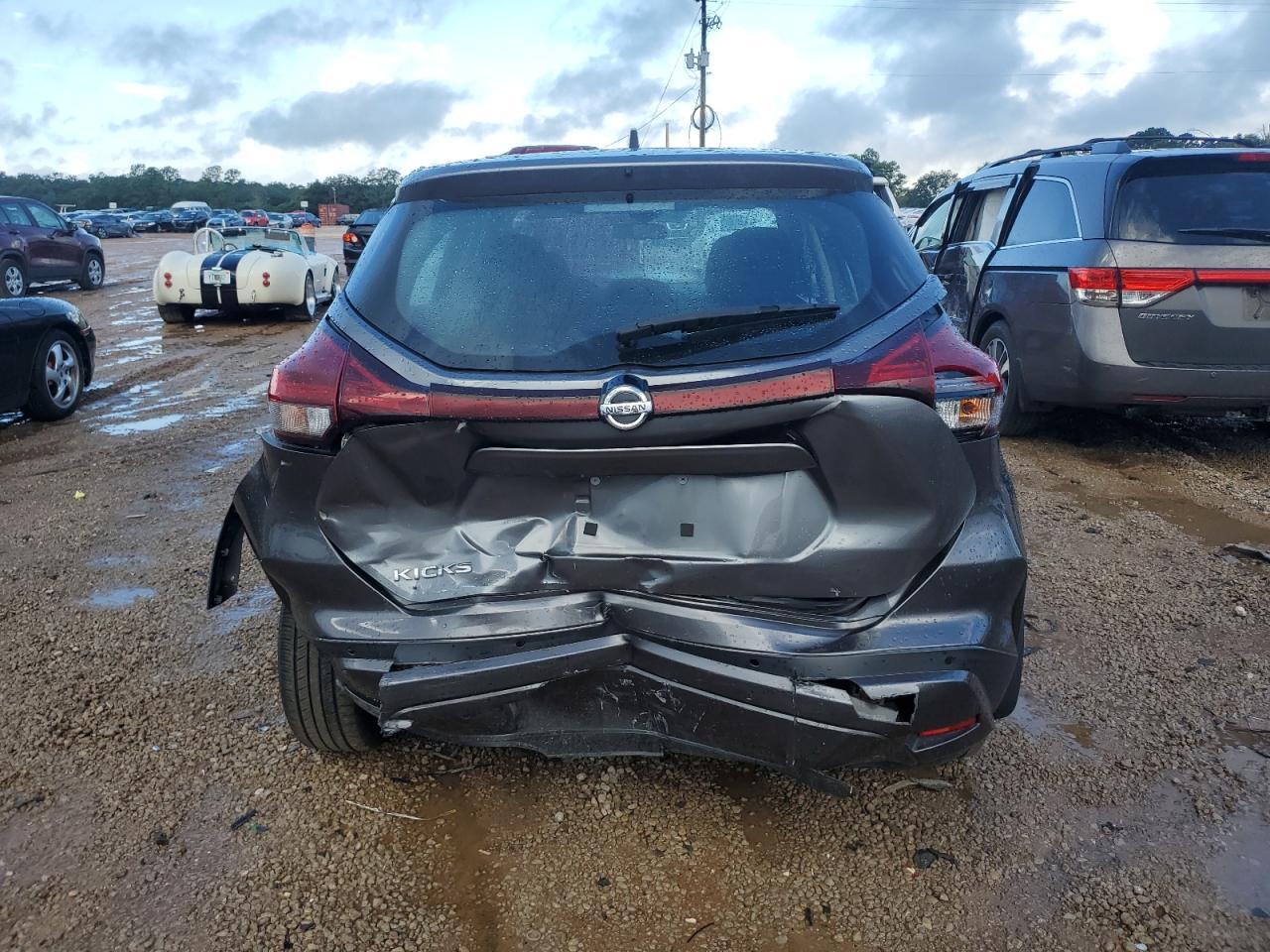 2021 NISSAN KICKS