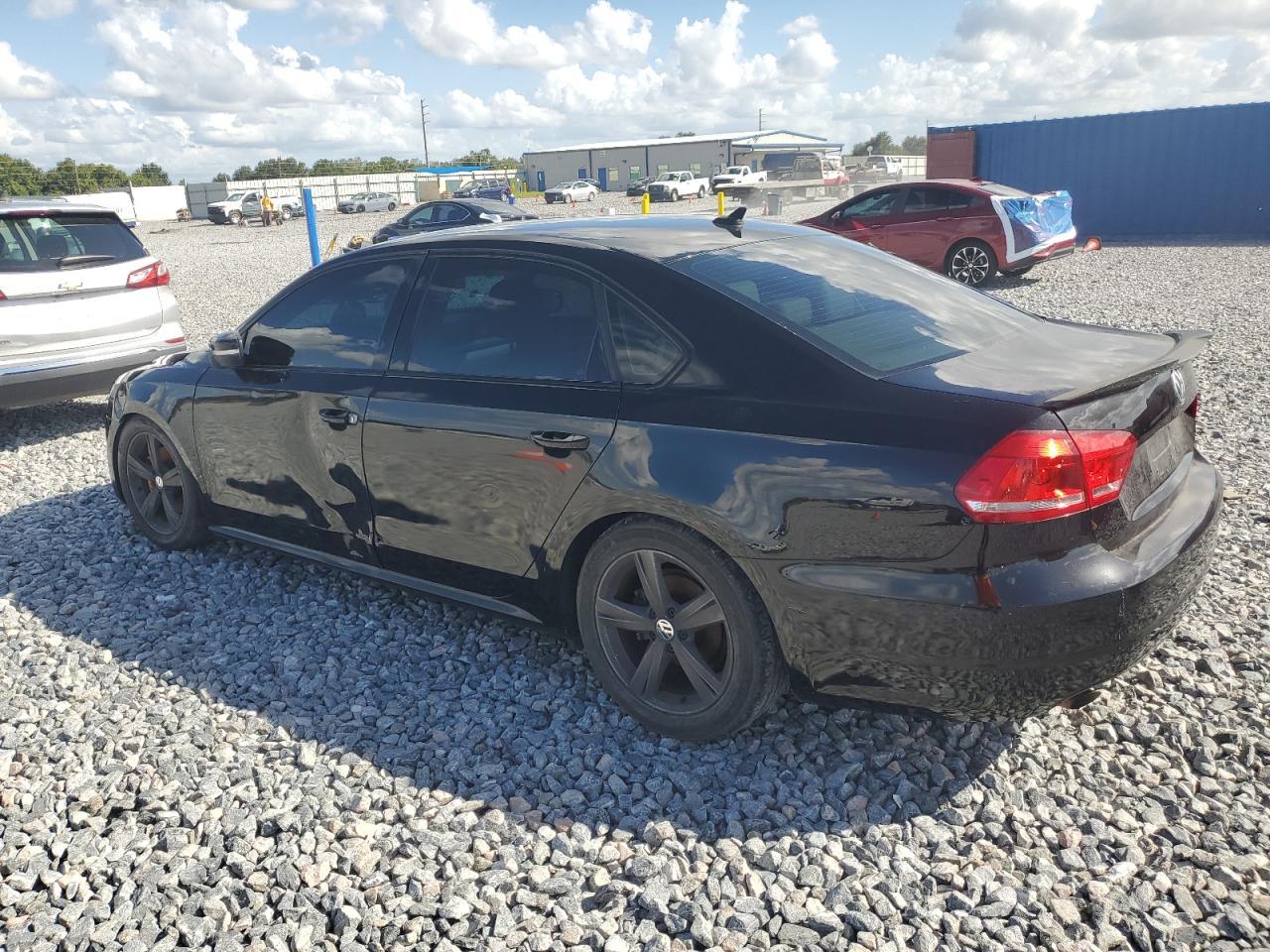 2015 VOLKSWAGEN Passat