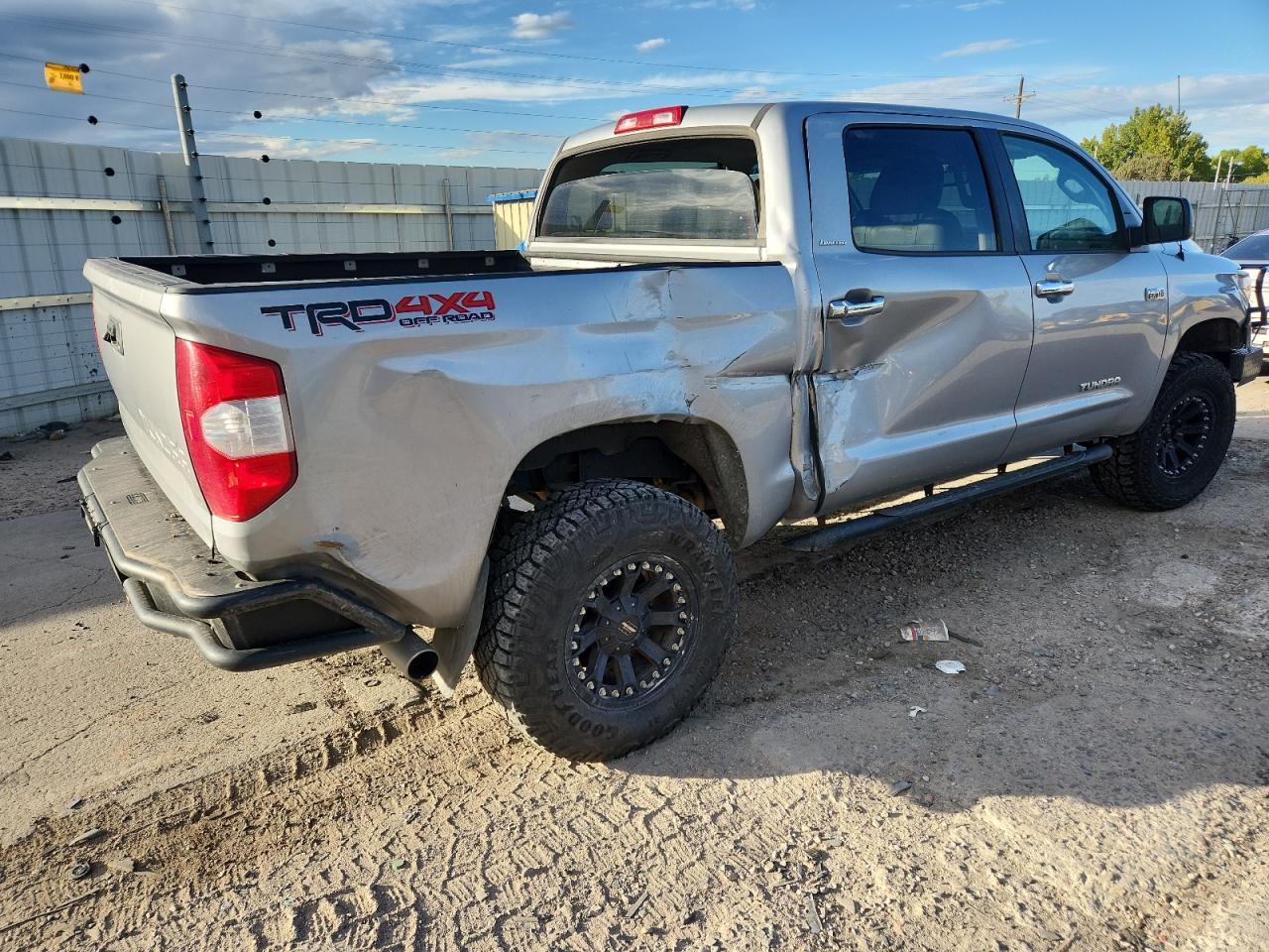 2016 TOYOTA TUNDRA