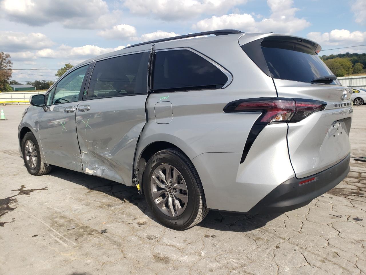 2024 TOYOTA SIENNA