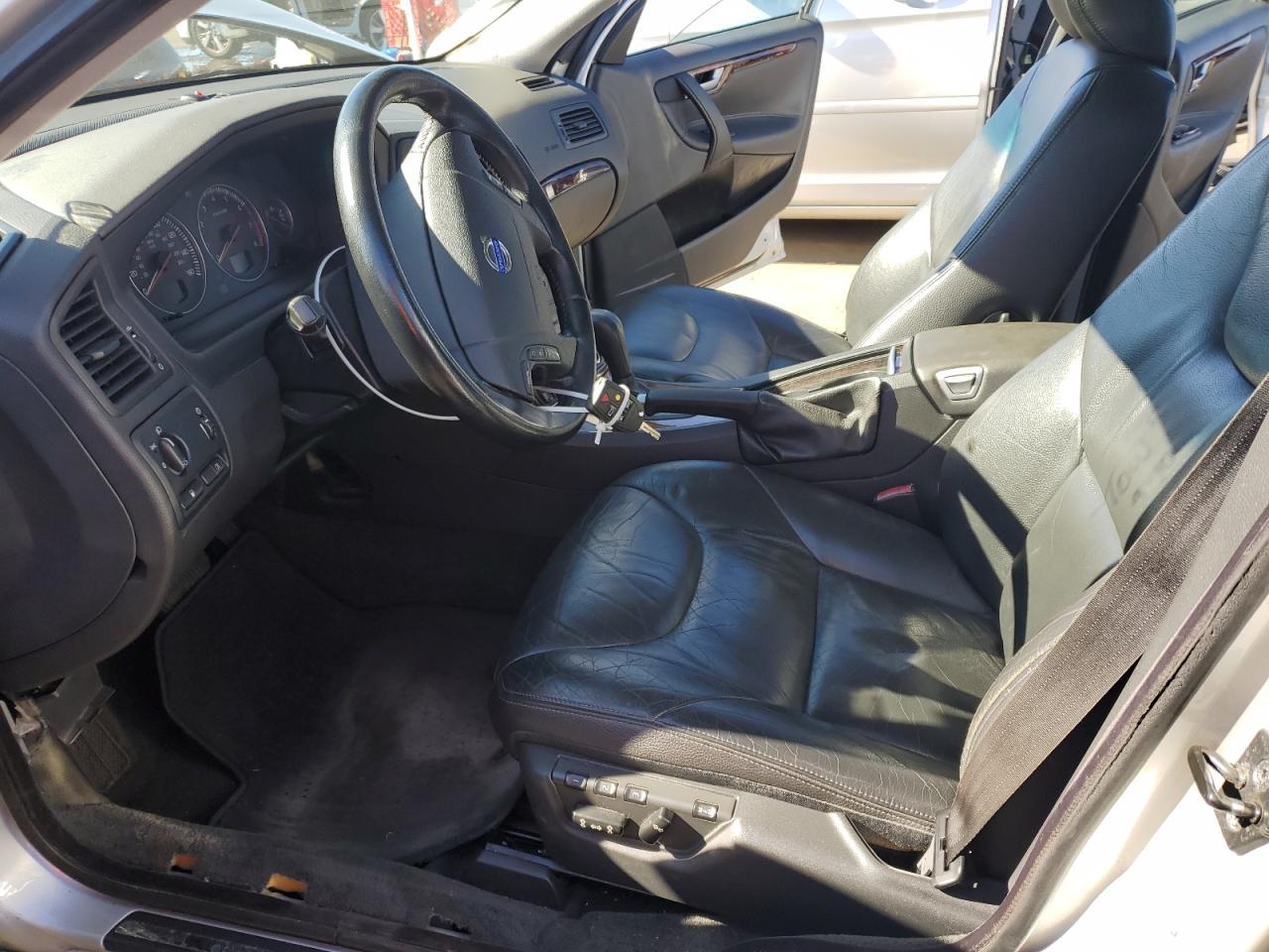 2006 VOLVO V70