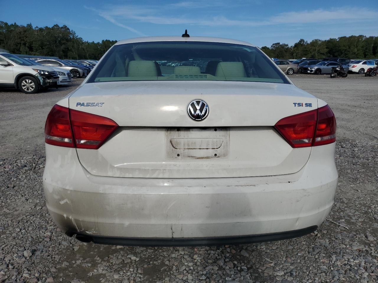 2014 VOLKSWAGEN Passat