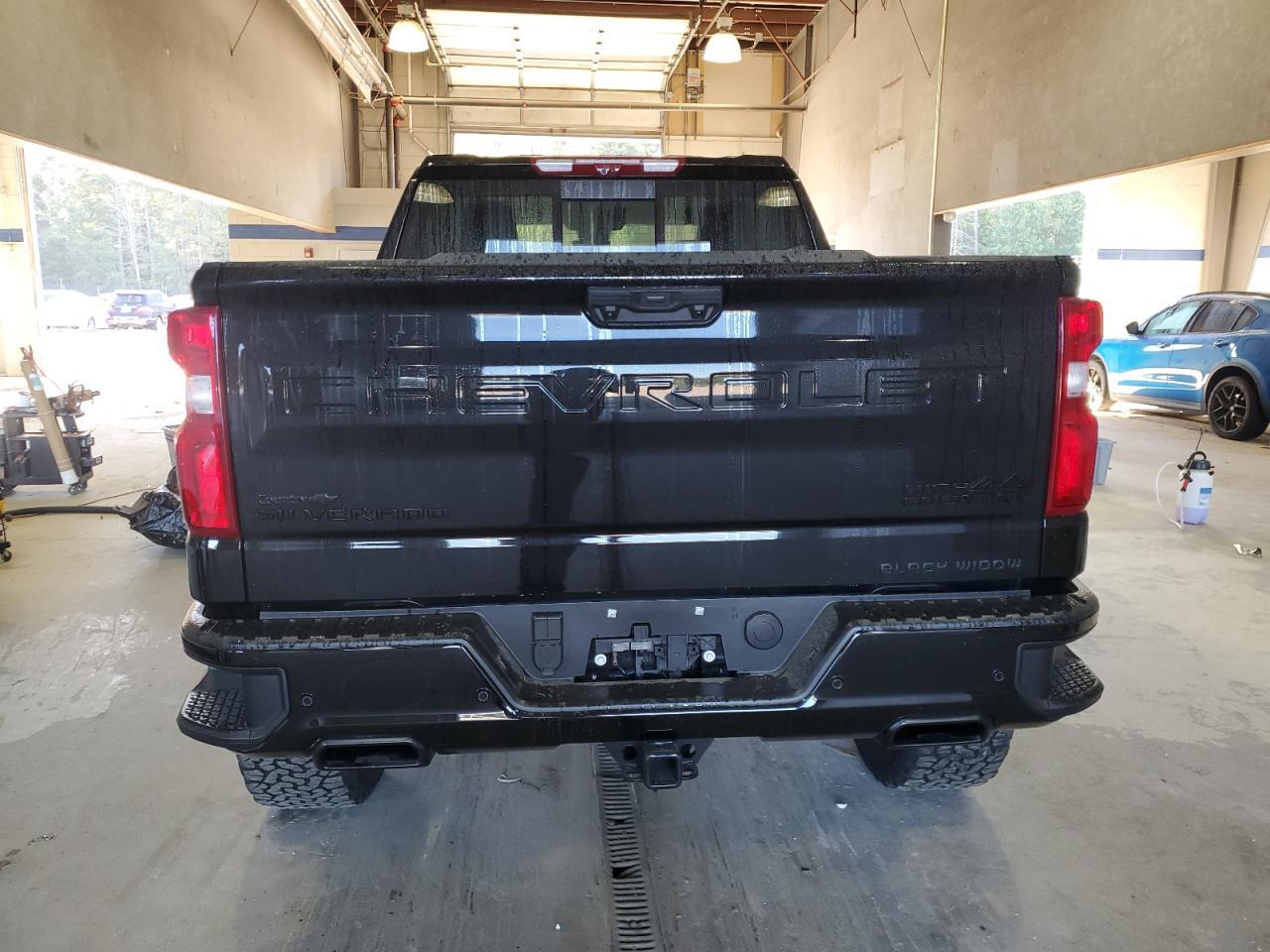 2025 CHEVROLET Silverado