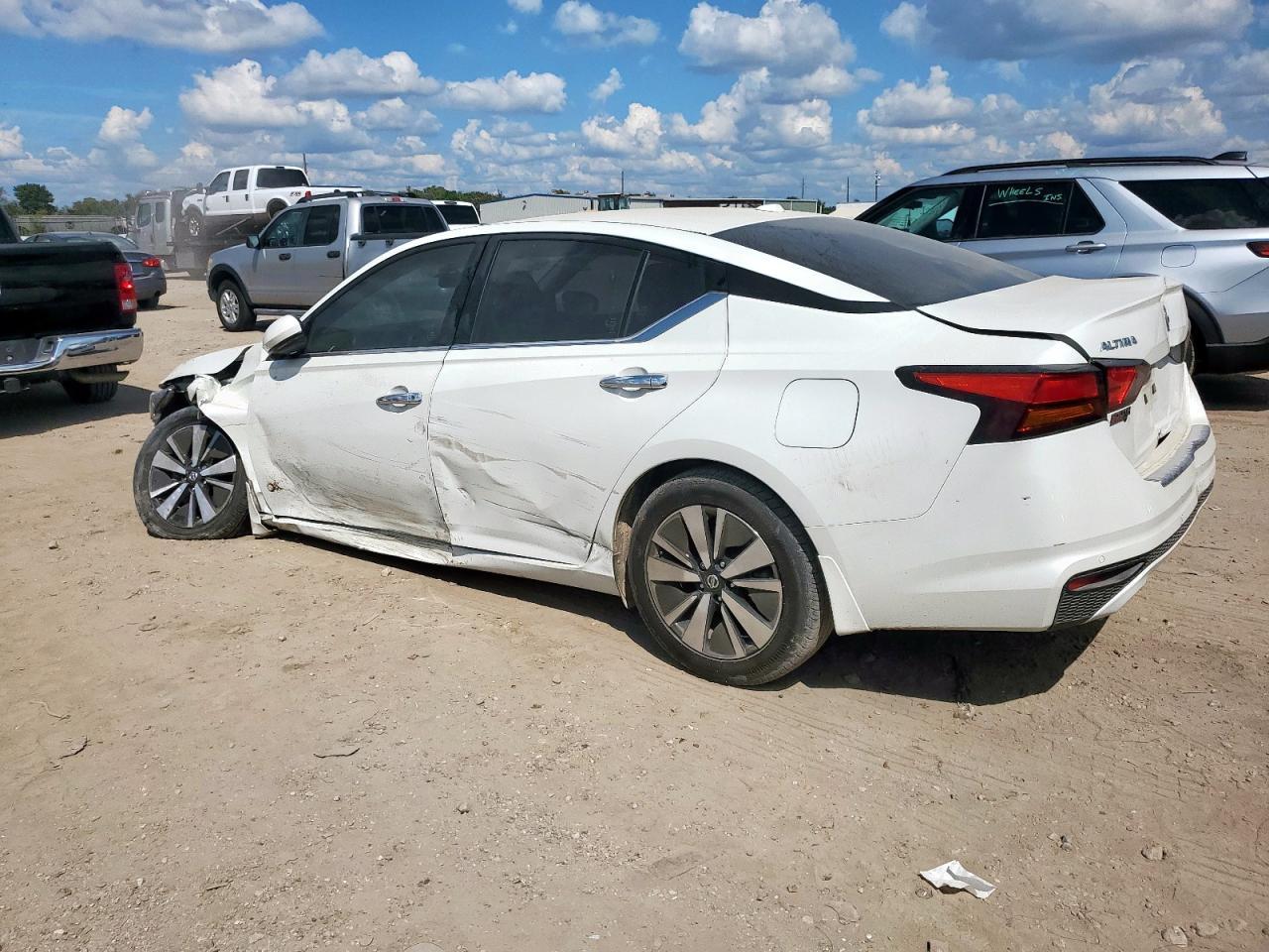 2022 NISSAN ALTIMA