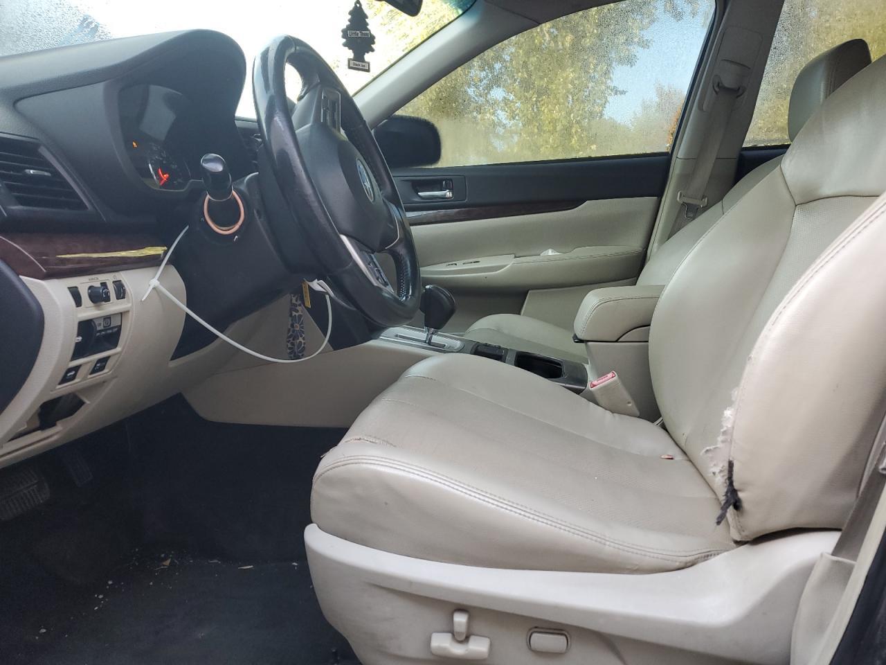 2013 SUBARU Legacy