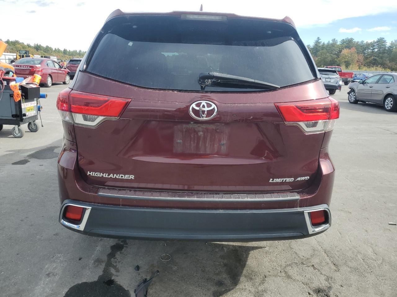 2017 TOYOTA HIGHLANDER
