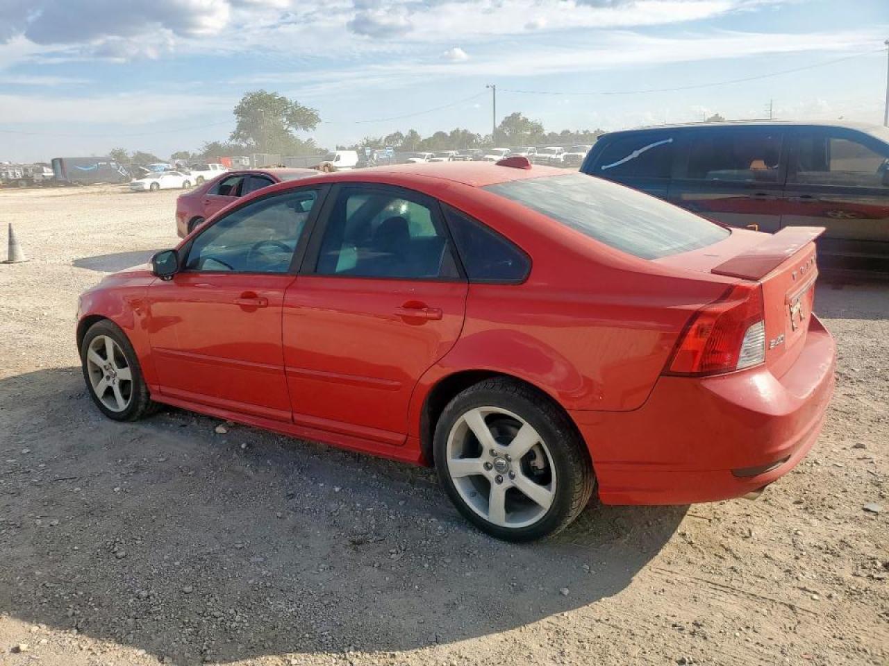 2011 VOLVO S40