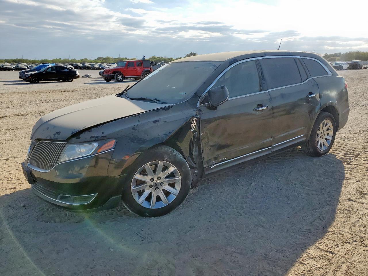 2015 LINCOLN MKT