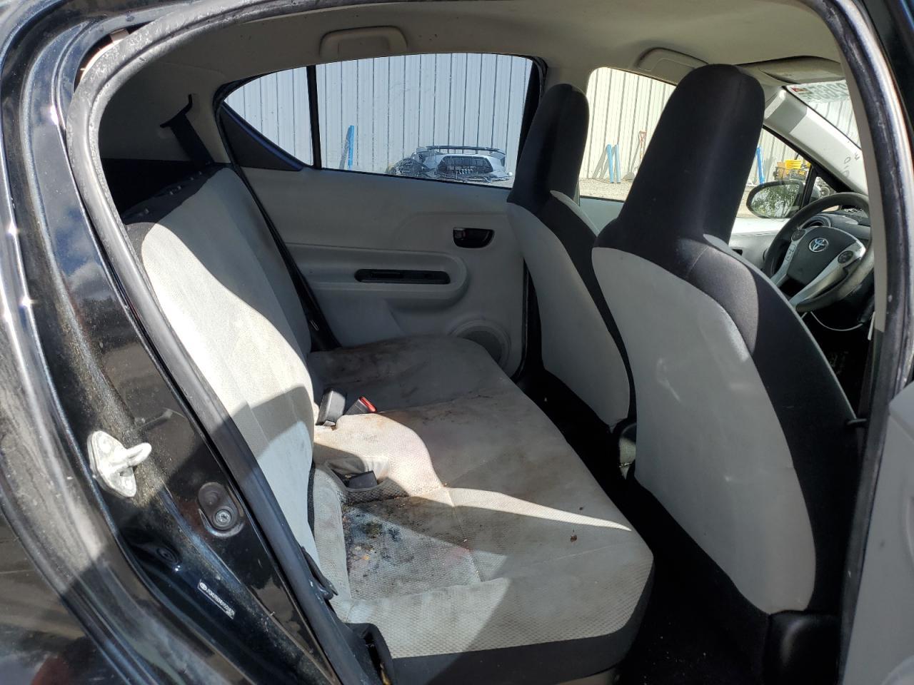 2013 TOYOTA Prius c
