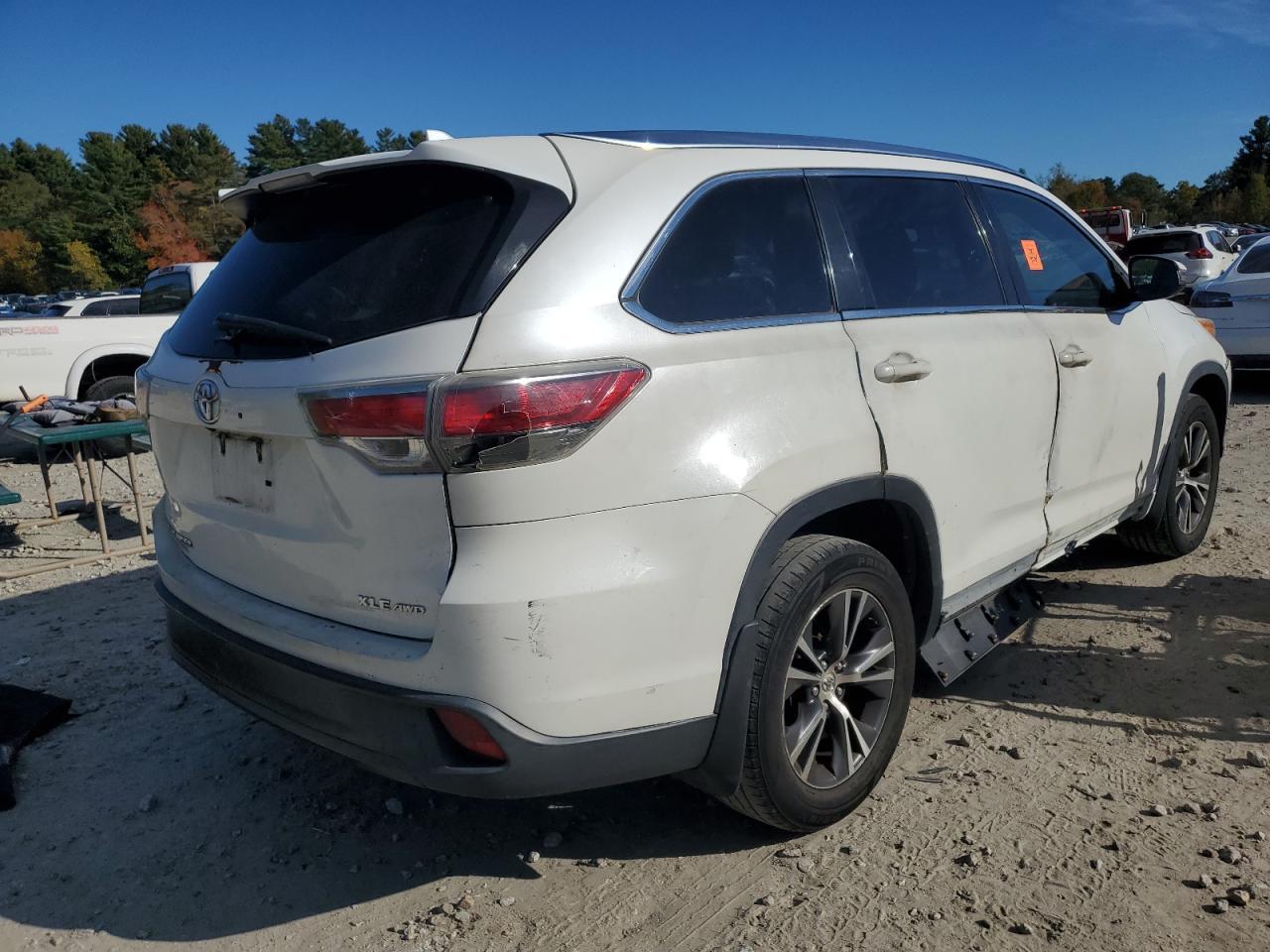 2016 TOYOTA HIGHLANDER