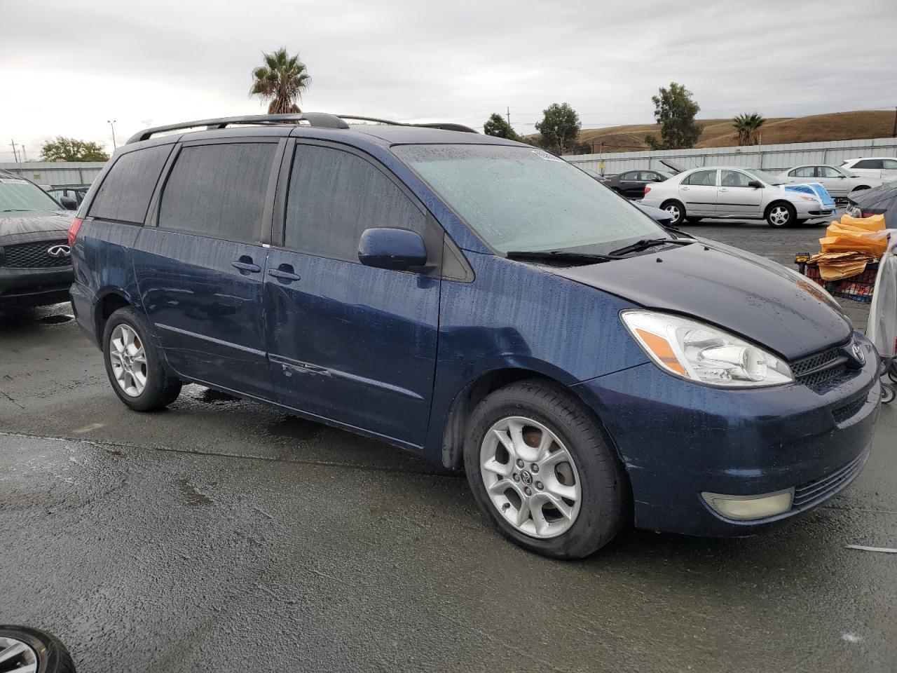 2005 TOYOTA SIENNA