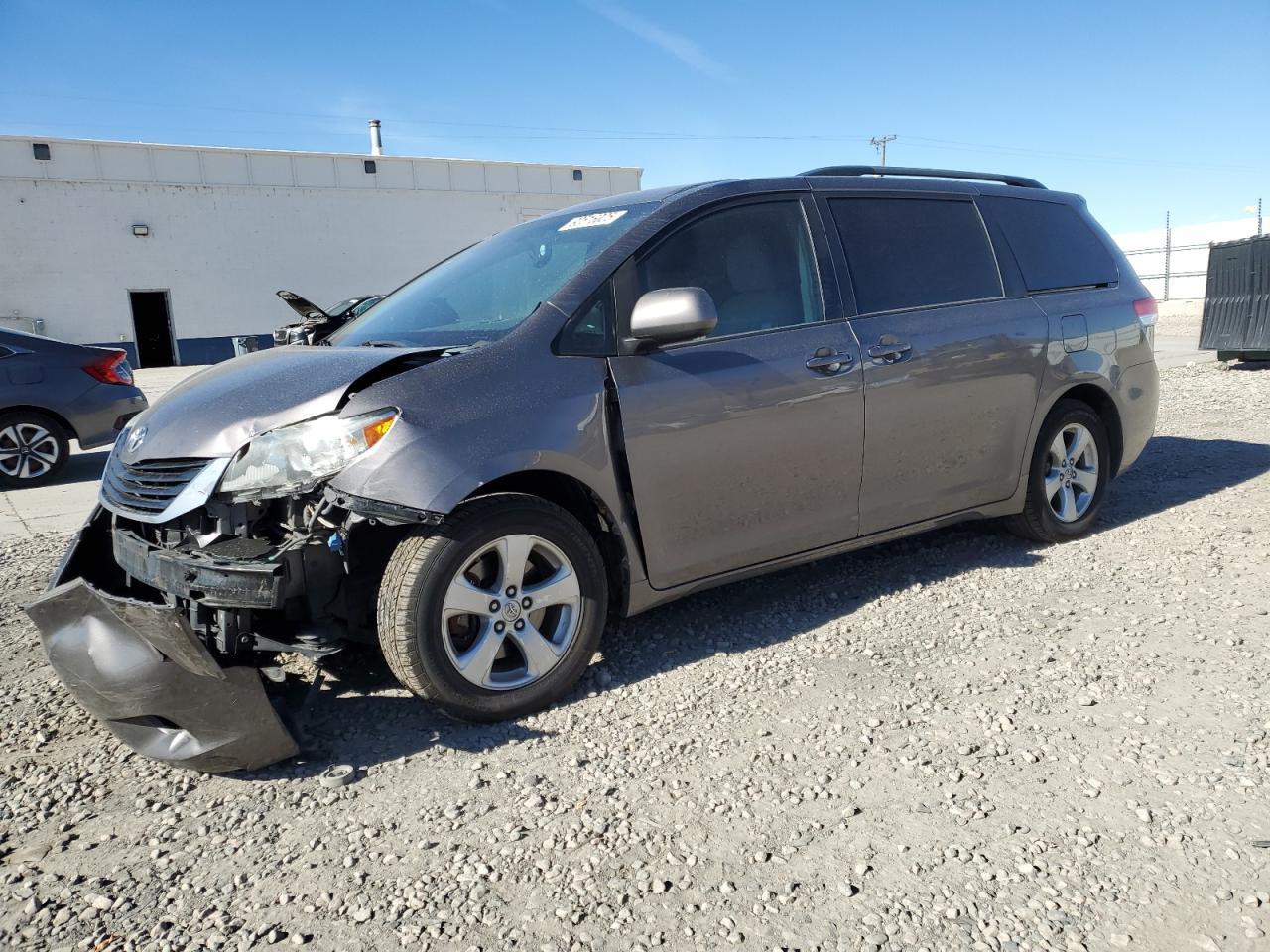 2014 TOYOTA SIENNA