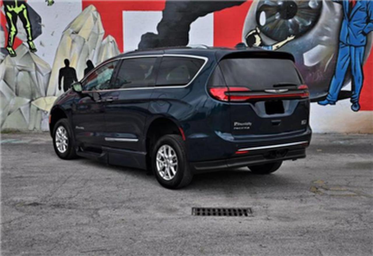2021 CHRYSLER Pacifica