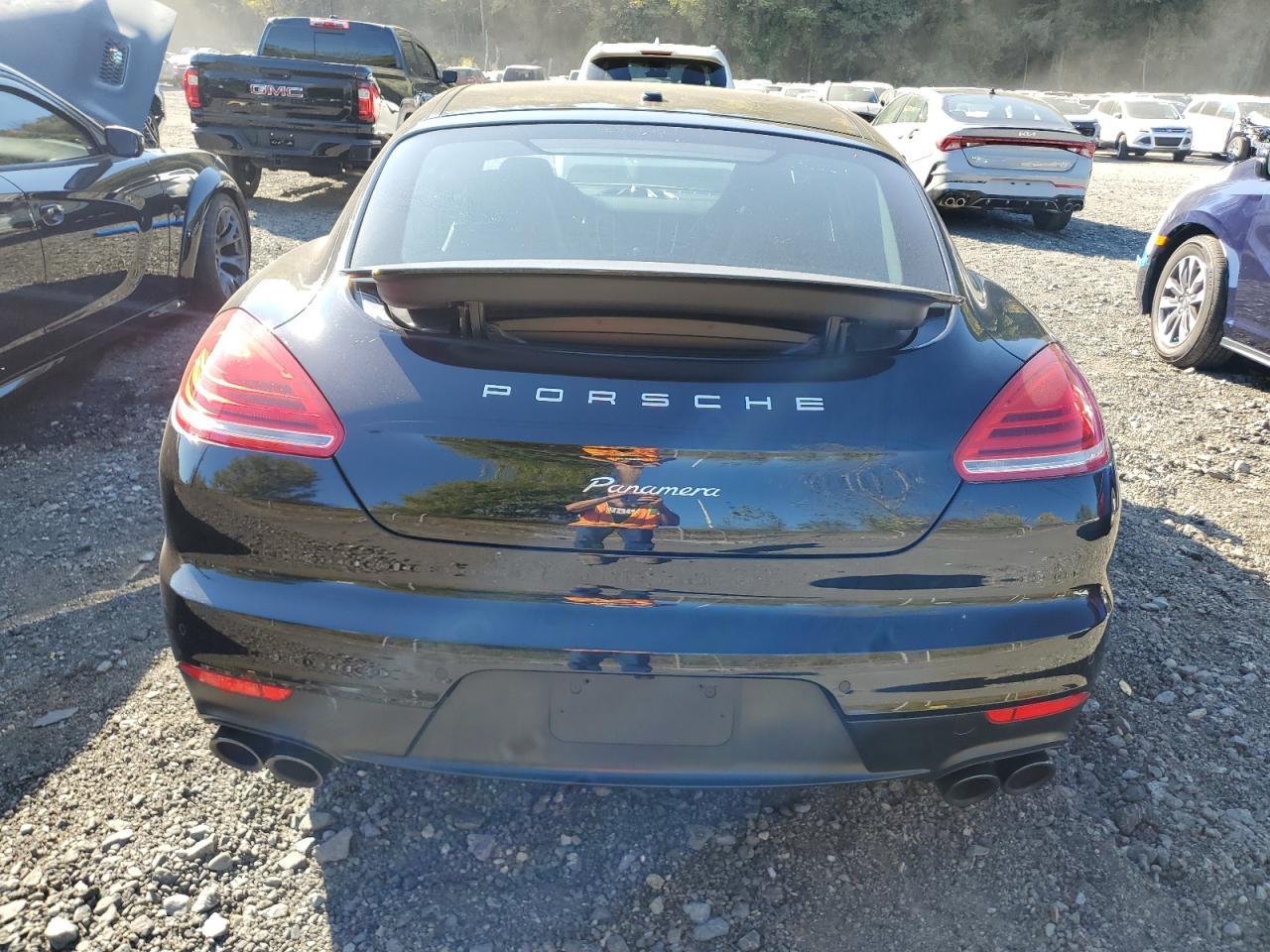 2016 PORSCHE Panamera