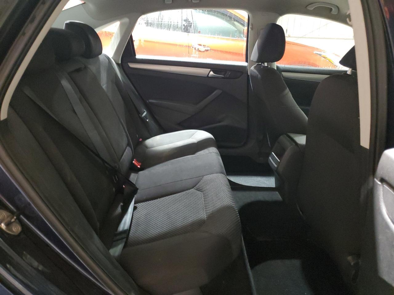 2014 VOLKSWAGEN Passat