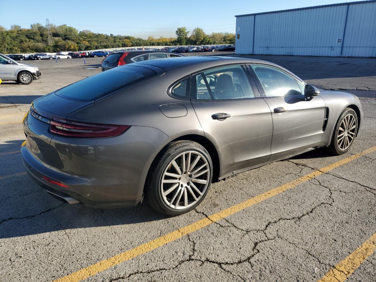 2017 PORSCHE Panamera
