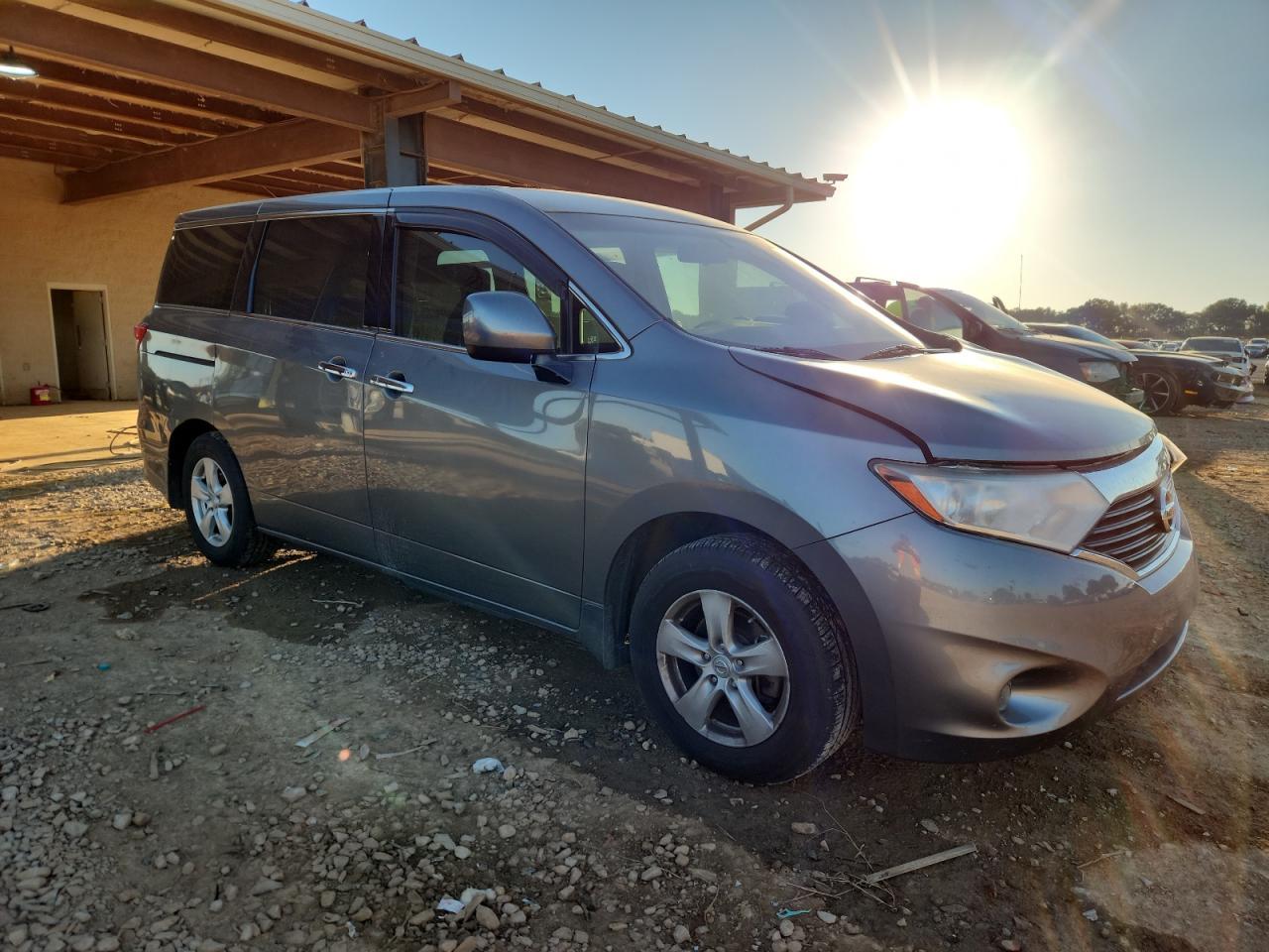 2015 NISSAN Quest