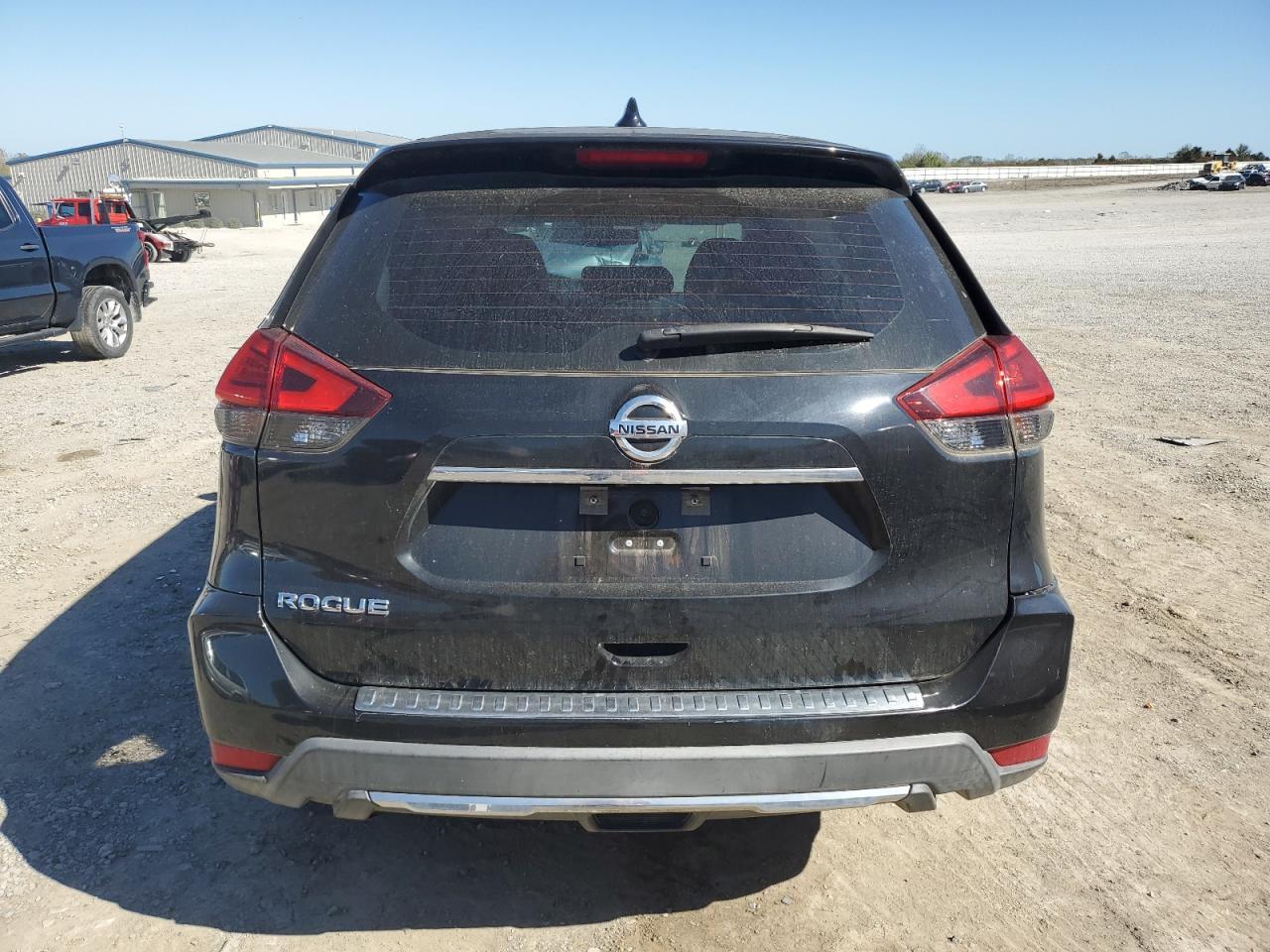 2017 NISSAN ROGUE